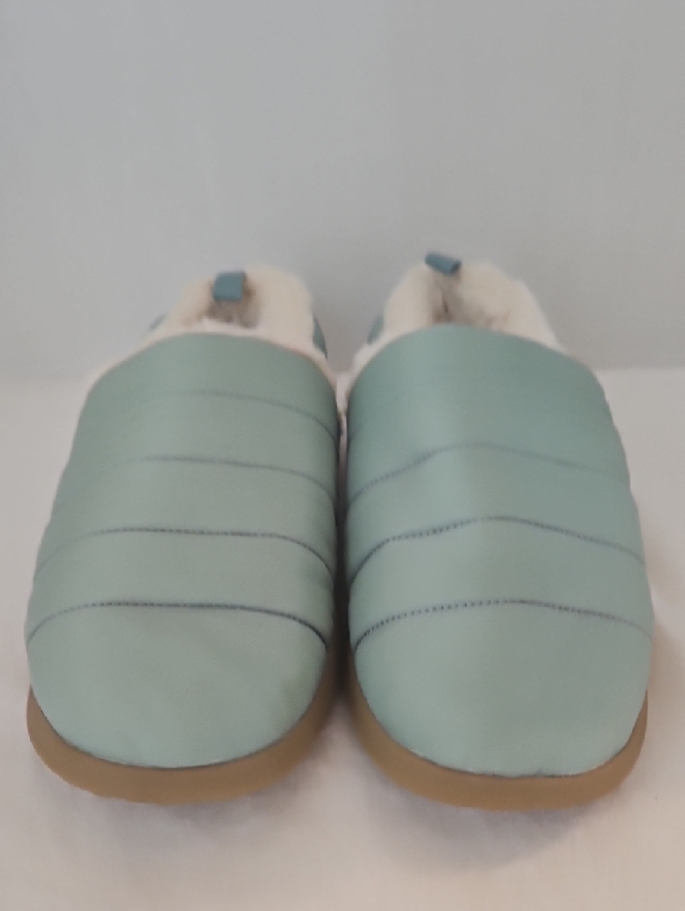 Vionic | Women's Tranquil Seafoam Green Quilted Faux Fur Slip-On Slippers Sz 7.5